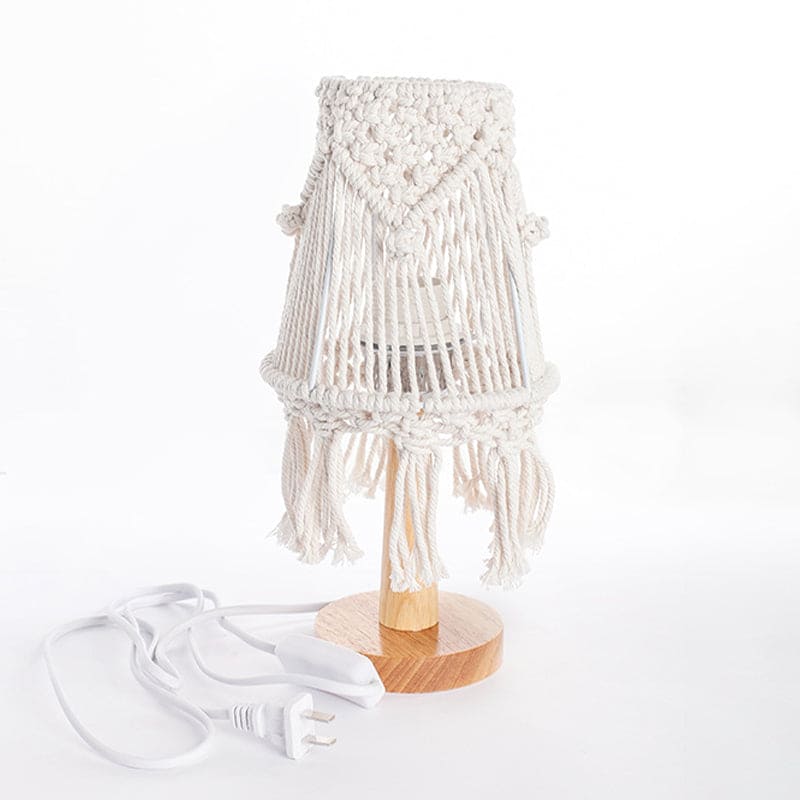 Dekorative Kegelförmige Lampe mit elegantem Keramikfuß
