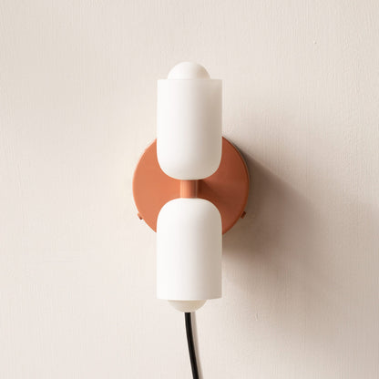 Acryl-LED-Wandleuchte mit richtungsweisendem Design