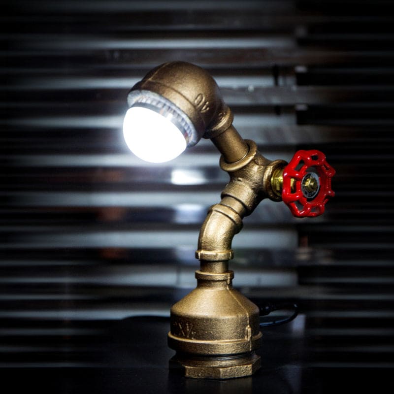 Industrielle Roboterlampe aus Metall mit mechanischem Schalter