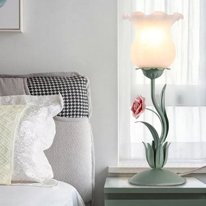 Blumige dekorative Tischlampe fürs Schlafzimmer