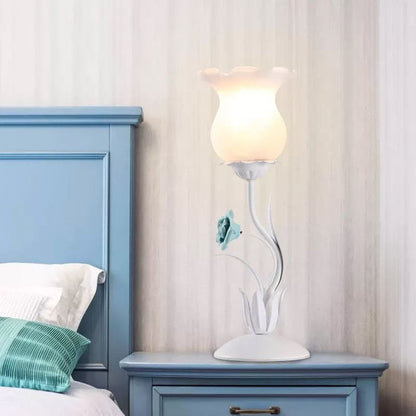 Blumige dekorative Tischlampe fürs Schlafzimmer