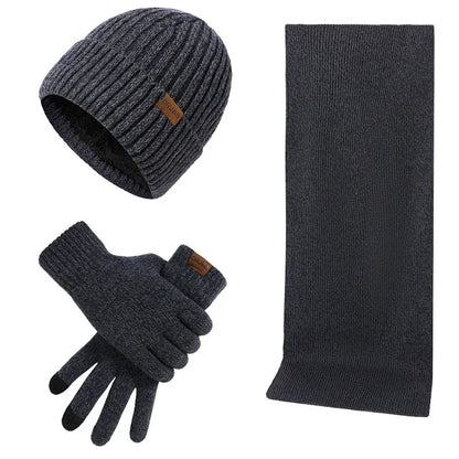 Warmes Winterset mit Mütze, Schal und Handschuhen