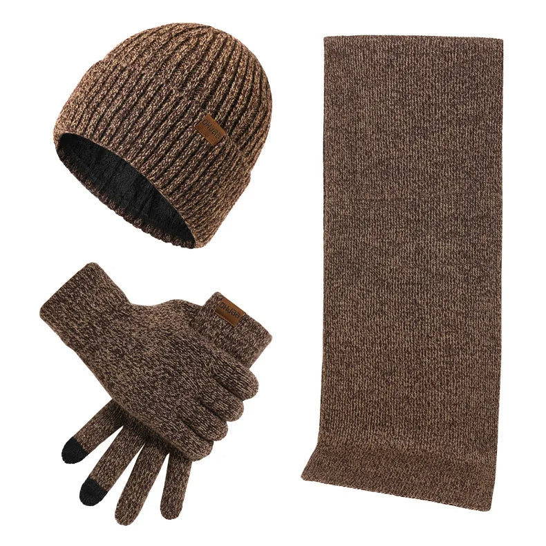 Warmes Winterset mit Mütze, Schal und Handschuhen