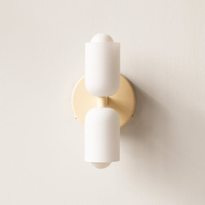 Acryl-LED-Wandleuchte mit richtungsweisendem Design