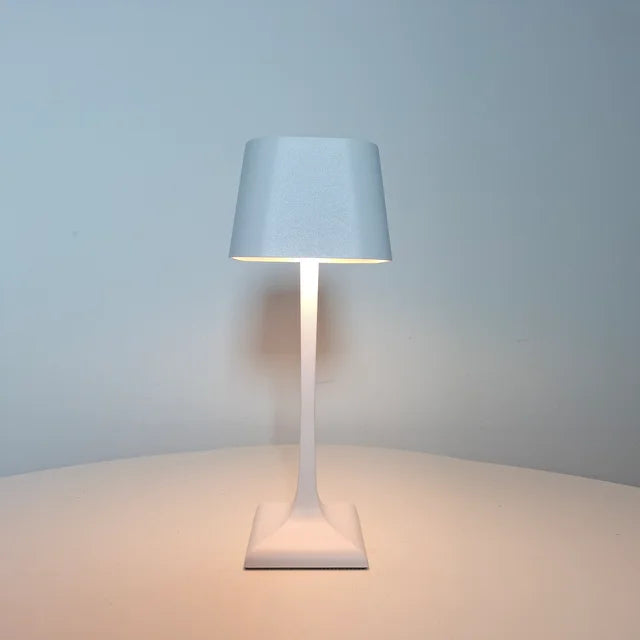 Kompakte quadratische LED-Schreibtischlampe