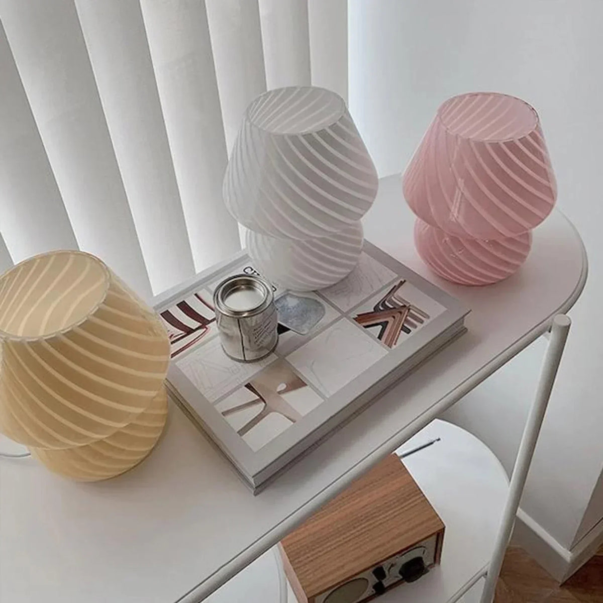 Lampe de table élégante en verre transparente