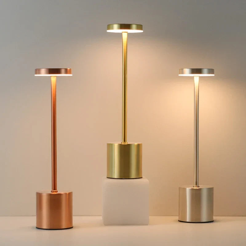 Lampe de bureau LED à intensité réglable design moderne