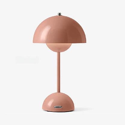 Design-Tischlampe mit schickem Licht