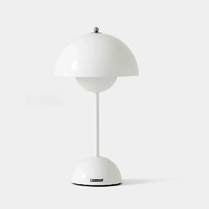 Design-Tischlampe mit schickem Licht
