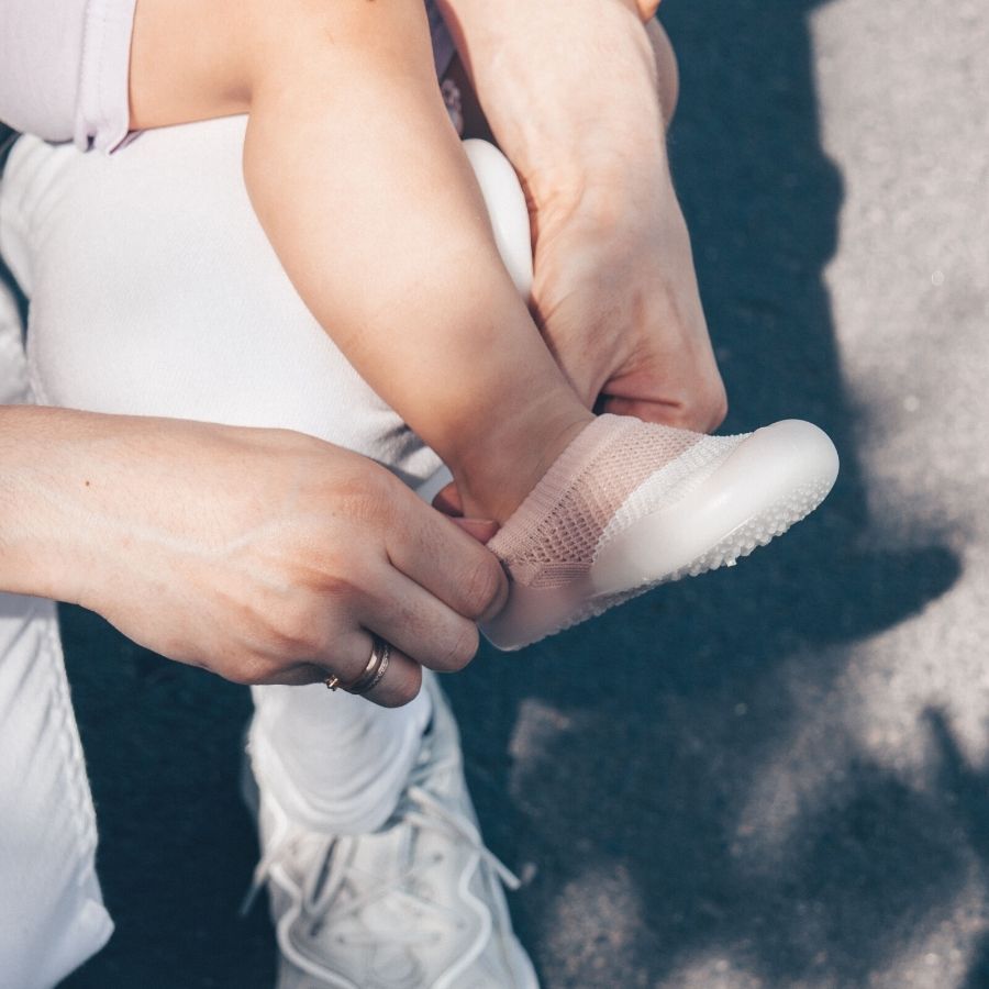 Chaussures antidérapantes légères bicolores pour bébé