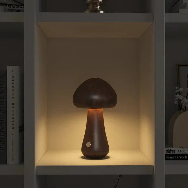 Pilzlampe aus natürlichem Holz