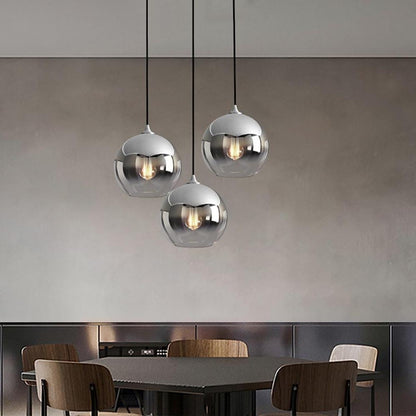 Suspension globe en verre avec éclairage LED moderne